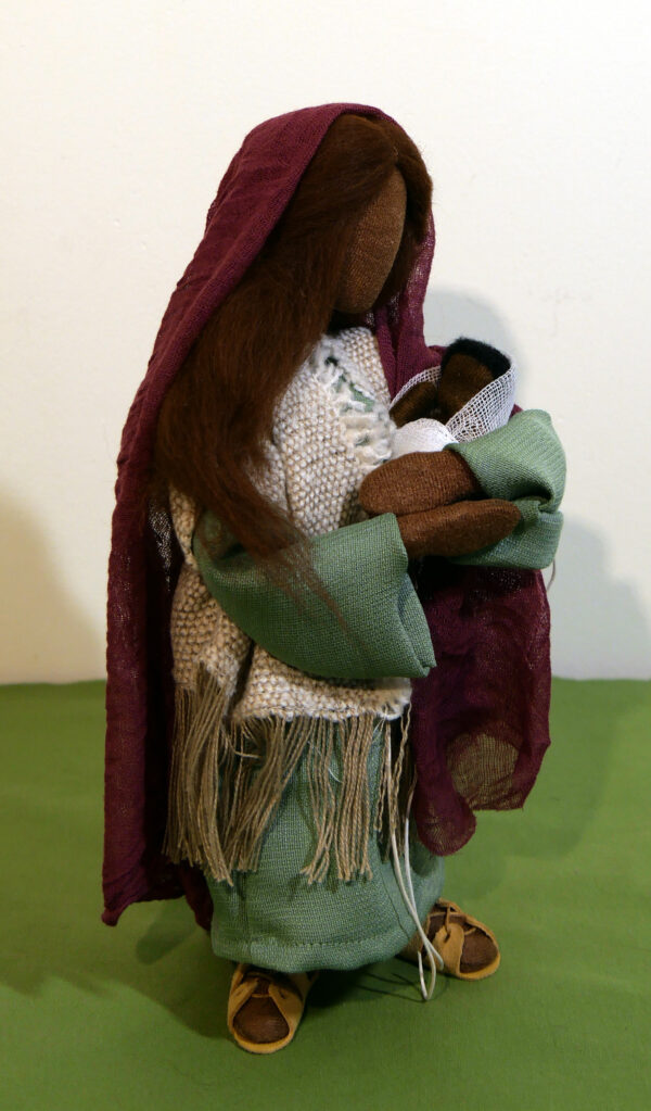 Erzählfigur Hannah mit Baby – Bild 4