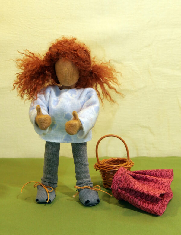 ABF Erzählfigur Mädchen mit Korb – Bild 4
