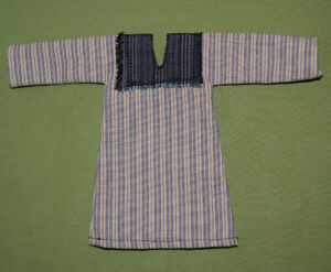 Kleid blau gestreift mit blauem Besatz