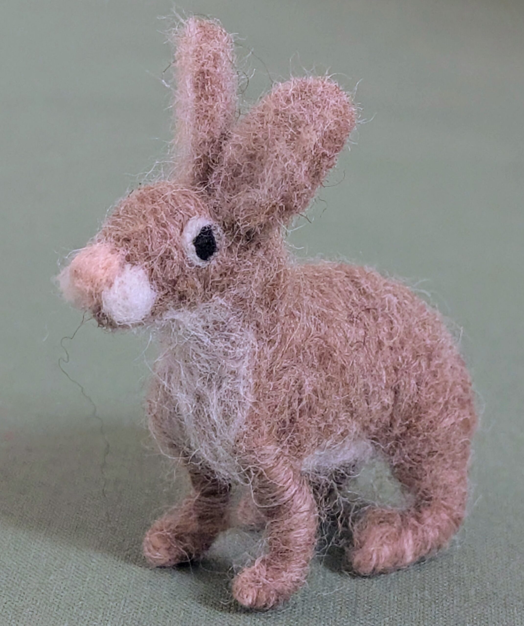 Hase Hops, gefilzt und beweglich