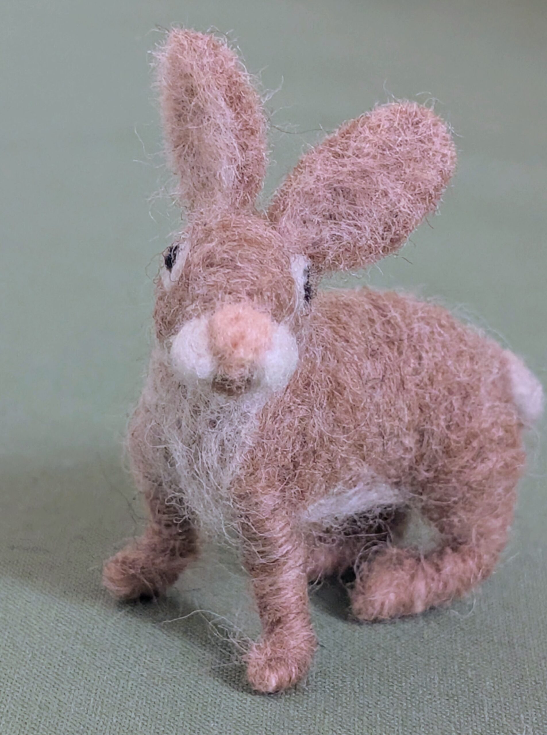 Hase Hops, gefilzt und beweglich – Bild 2